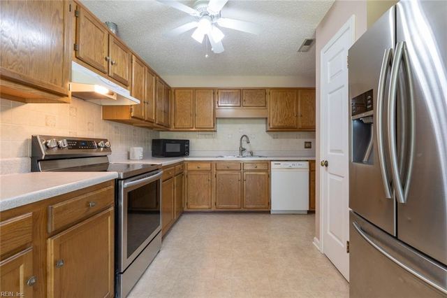 5195 Cypress Point CIR, Virginia Beach, VA 23455