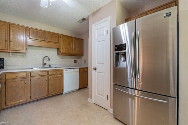 5195 Cypress Point CIR, Virginia Beach, VA 23455