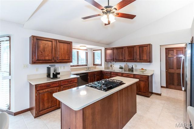 1208 Summers End Drive, Fenton, MO 63026