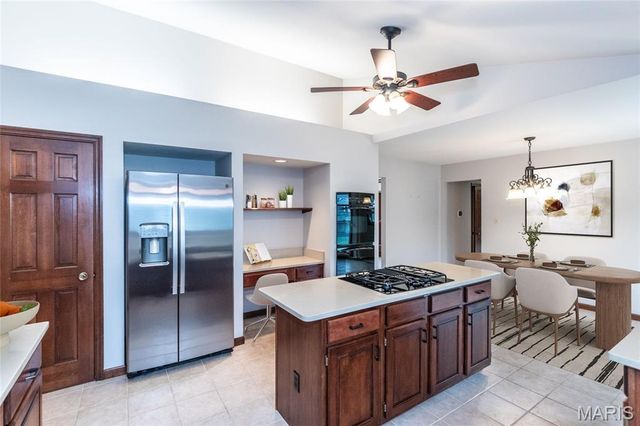 1208 Summers End Drive, Fenton, MO 63026