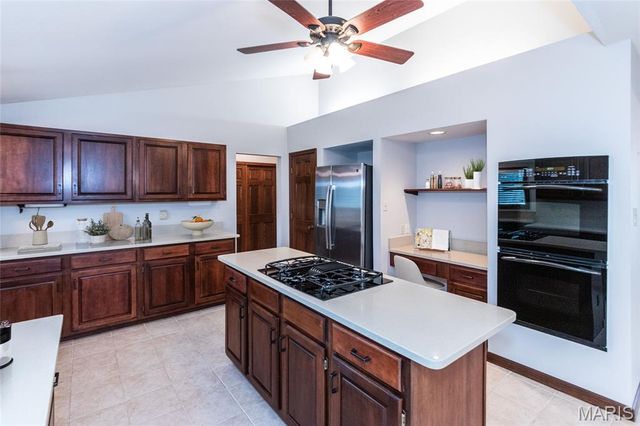 1208 Summers End Drive, Fenton, MO 63026