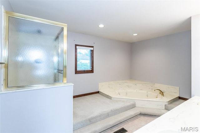 1208 Summers End Drive, Fenton, MO 63026