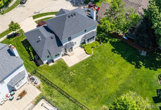 1208 Summers End Drive, Fenton, MO 63026