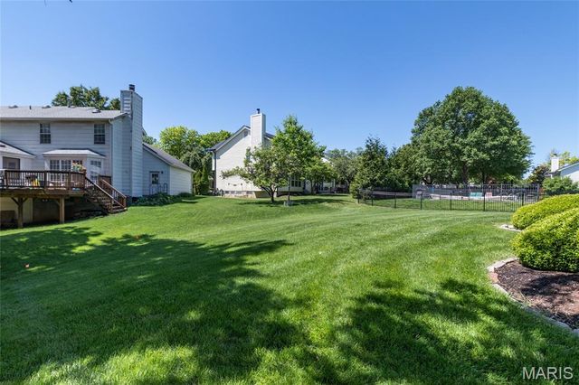 1208 Summers End Drive, Fenton, MO 63026