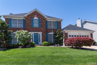 1208 Summers End Drive, Fenton, MO 63026