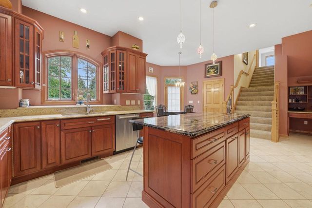 9425 43rd AVENUE, Pleasant Prairie, WI 53158