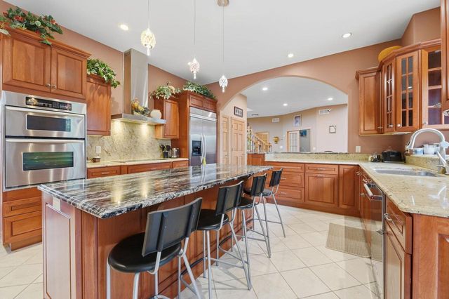 9425 43rd AVENUE, Pleasant Prairie, WI 53158