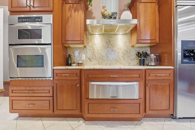9425 43rd AVENUE, Pleasant Prairie, WI 53158