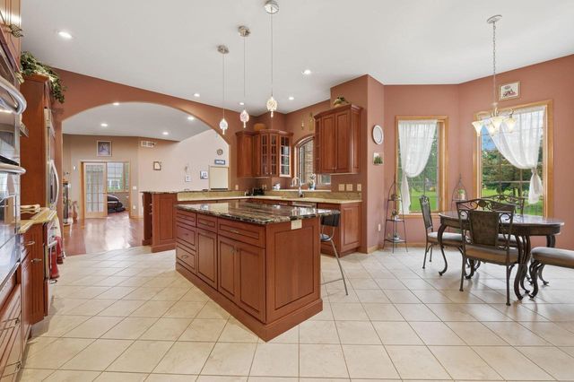 9425 43rd AVENUE, Pleasant Prairie, WI 53158