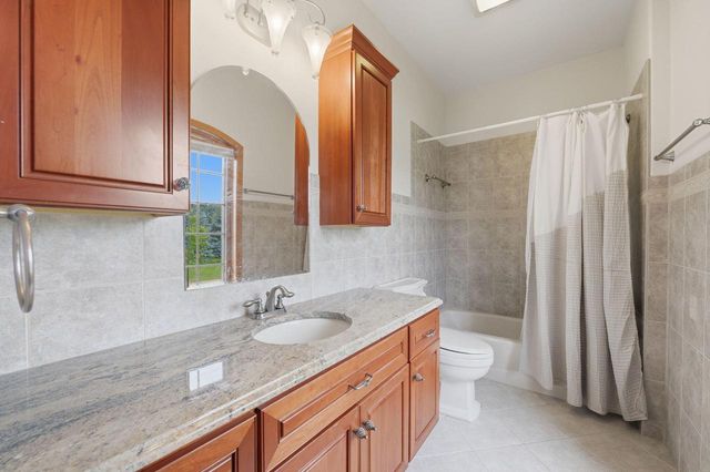 9425 43rd AVENUE, Pleasant Prairie, WI 53158