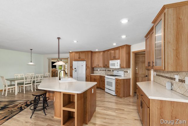 13611 Snapdragon Lane, Cedar Springs, MI 49319