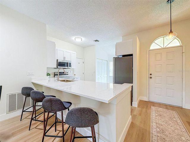 826 FRANKLIN CIRCLE, Palm Harbor, FL 34683