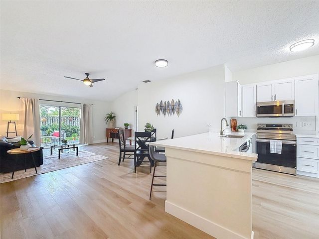 826 FRANKLIN CIRCLE, Palm Harbor, FL 34683