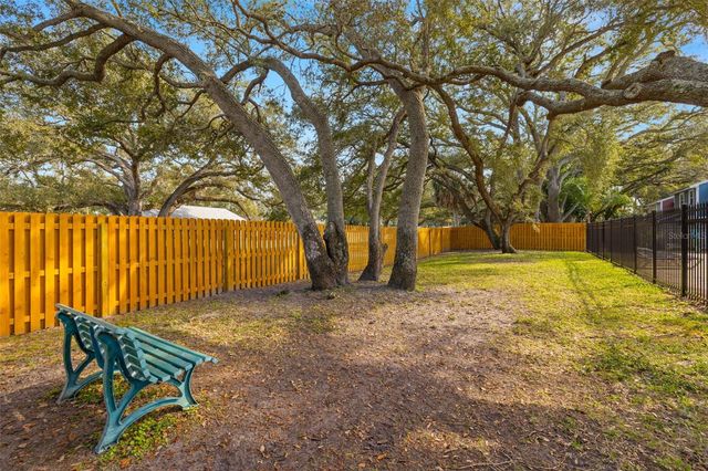 826 FRANKLIN CIRCLE, Palm Harbor, FL 34683