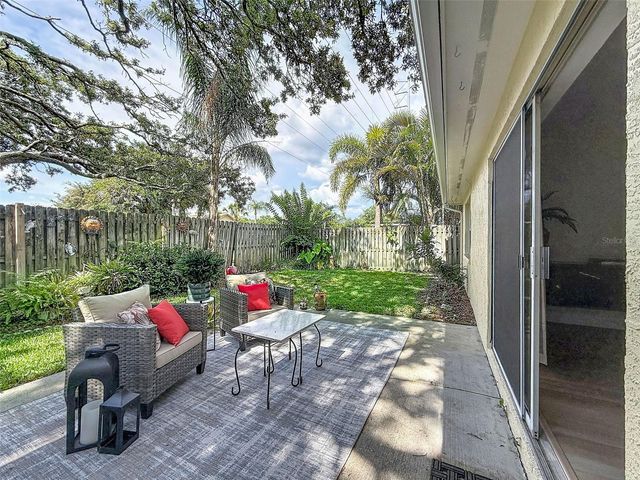 826 FRANKLIN CIRCLE, Palm Harbor, FL 34683