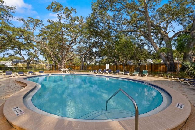 826 FRANKLIN CIRCLE, Palm Harbor, FL 34683