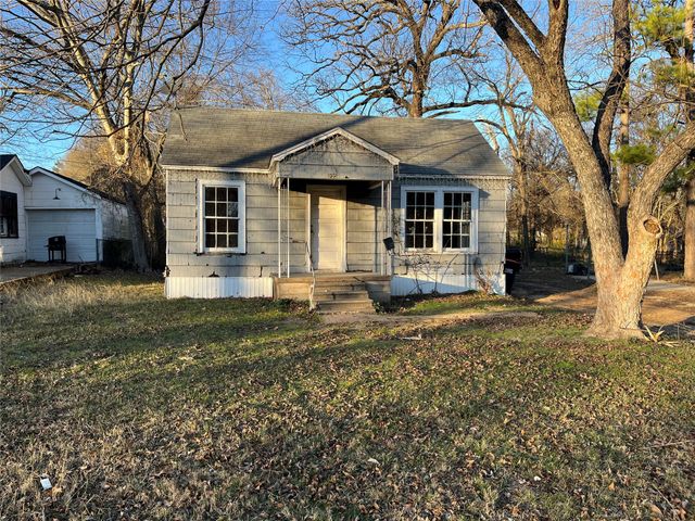 935 E Washington Street, Paris, TX 75460