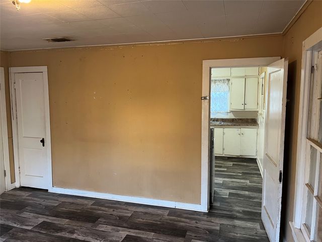 935 E Washington Street, Paris, TX 75460