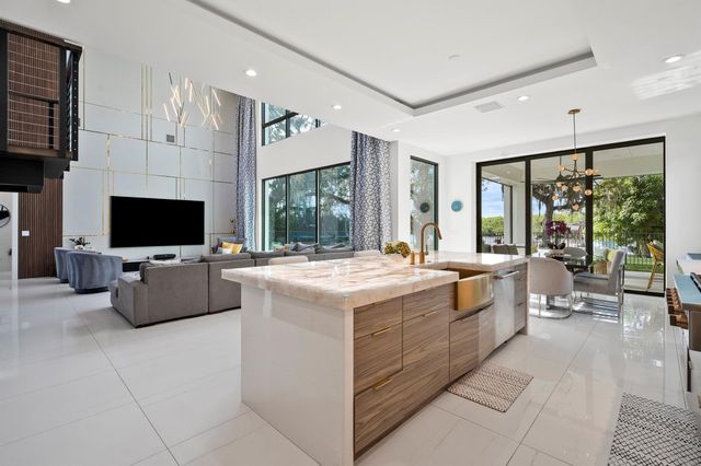 178 SE Via Lago Garda, Port St Lucie, FL 34952