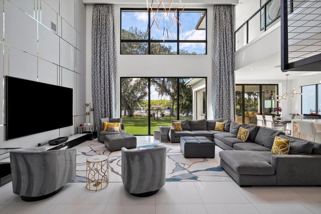 178 SE Via Lago Garda, Port St Lucie, FL 34952