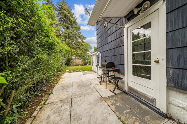 6 Littleworth Lane, Sea Cliff, NY 11579