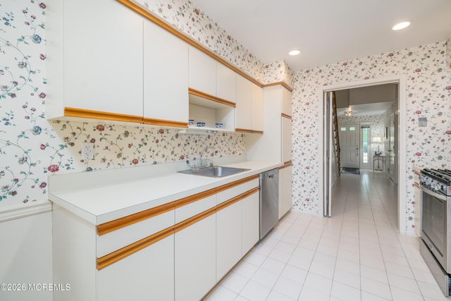 3 Whitesands Way 4003, Little Silver, NJ 07739