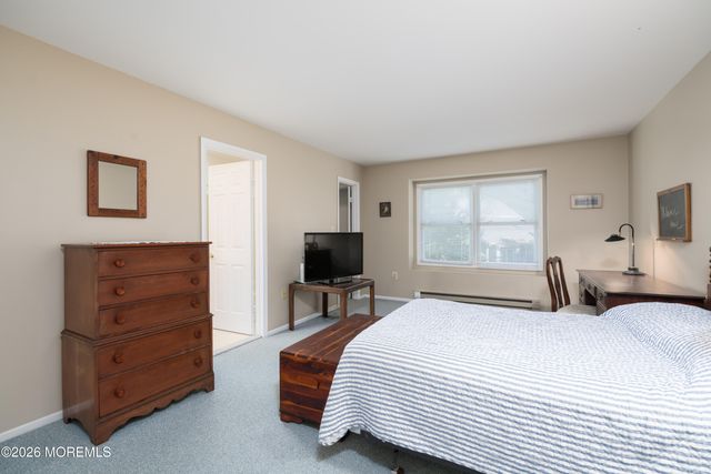 3 Whitesands Way 4003, Little Silver, NJ 07739