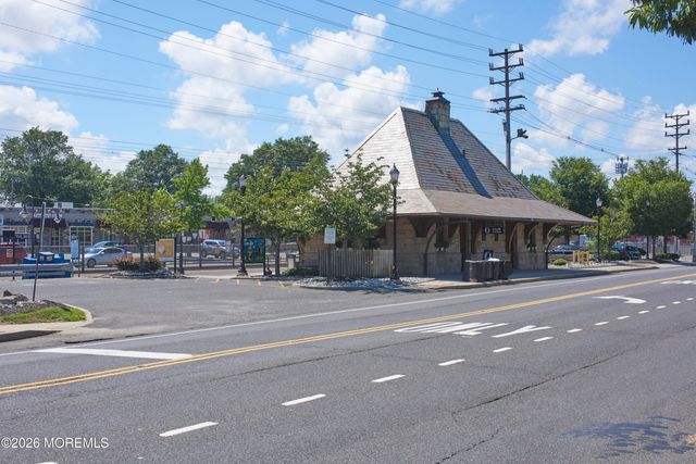 3 Whitesands Way 4003, Little Silver, NJ 07739