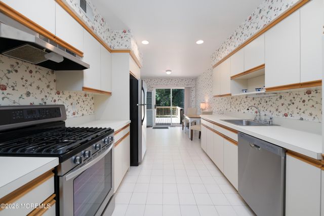 3 Whitesands Way 4003, Little Silver, NJ 07739