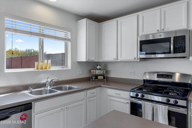 845 W Placita Caney, Green Valley, AZ 85614