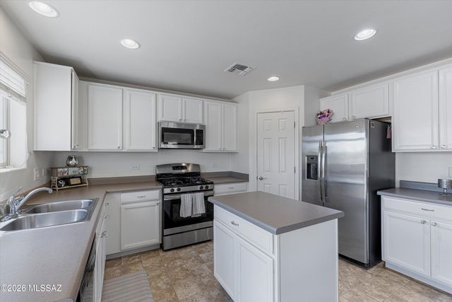 845 W Placita Caney, Green Valley, AZ 85614