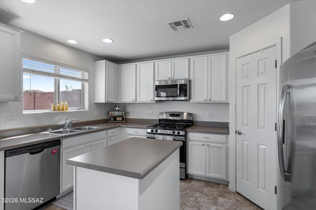 845 W Placita Caney, Green Valley, AZ 85614