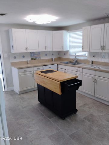 11 Ocean Breeze Circle, Ormond Beach, FL 32176