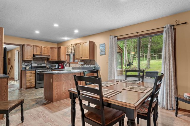845 Alyeska Point Road, Lampe, MO 65681