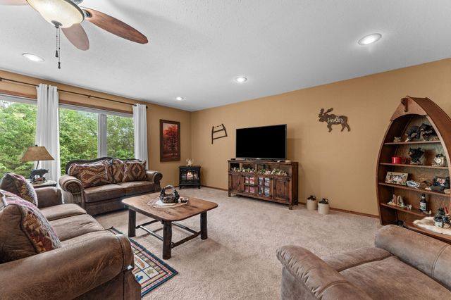 845 Alyeska Point Road, Lampe, MO 65681