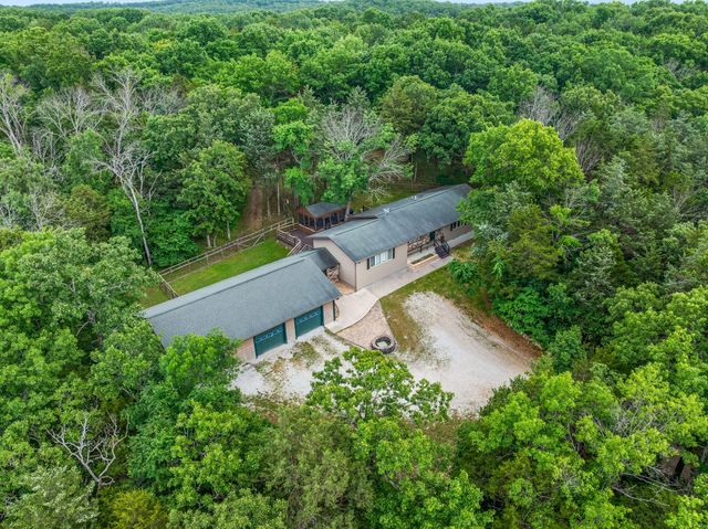 845 Alyeska Point Road, Lampe, MO 65681
