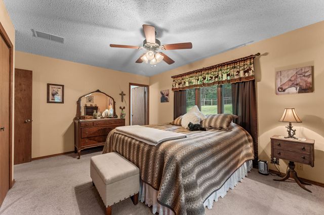 845 Alyeska Point Road, Lampe, MO 65681