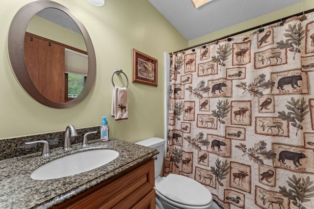 845 Alyeska Point Road, Lampe, MO 65681