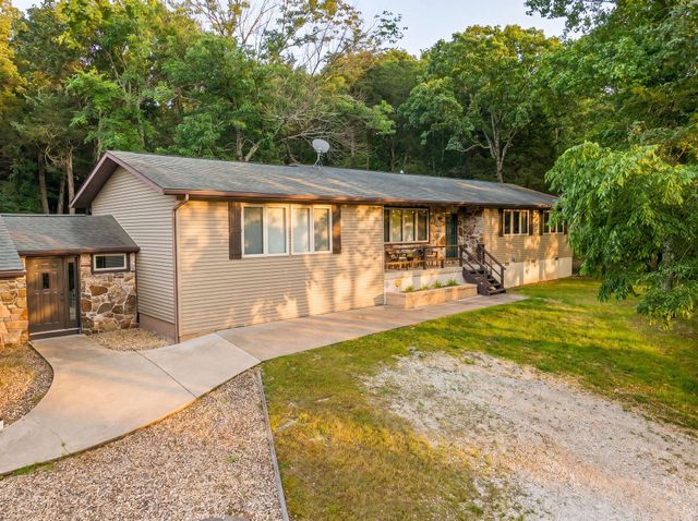 845 Alyeska Point Road, Lampe, MO 65681