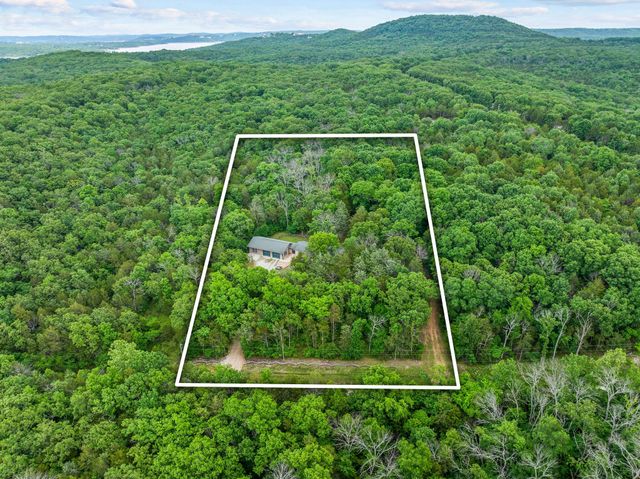 845 Alyeska Point Road, Lampe, MO 65681