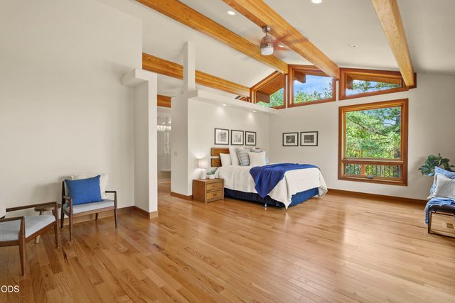 616 Mountain Paradise Drive, Grants Pass, OR 97526