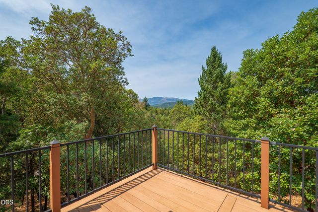 616 Mountain Paradise Drive, Grants Pass, OR 97526