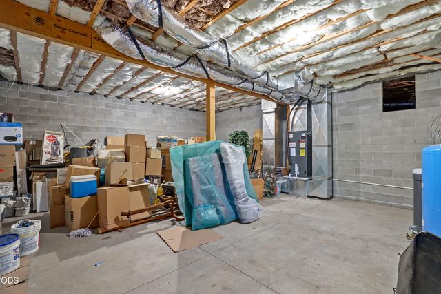 616 Mountain Paradise Drive, Grants Pass, OR 97526