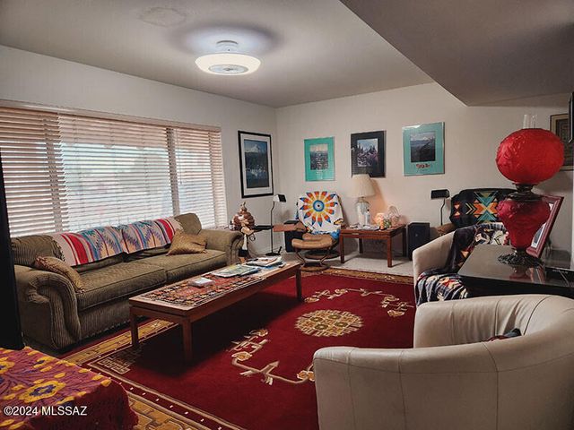 101 W Calle Montana Jack, Green Valley, AZ 85614