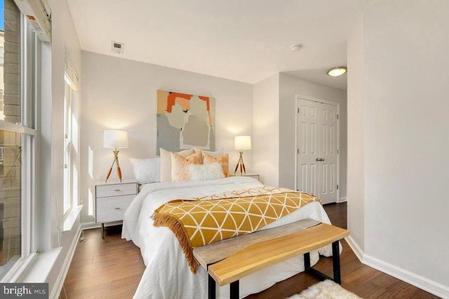 924 4TH ST SE, Washington, DC 20003