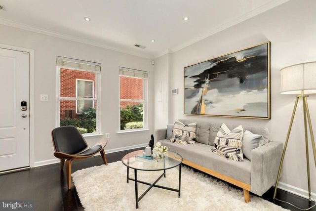 924 4TH ST SE, Washington, DC 20003