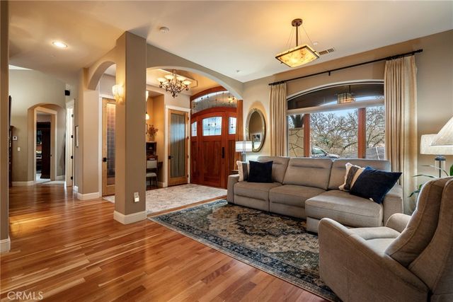 110 11th, Paso Robles, CA 93446