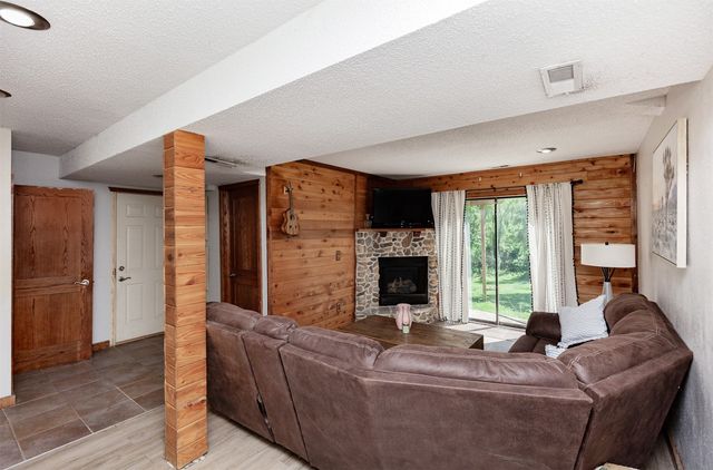 1141 19th Street, West Des Moines, IA 50265