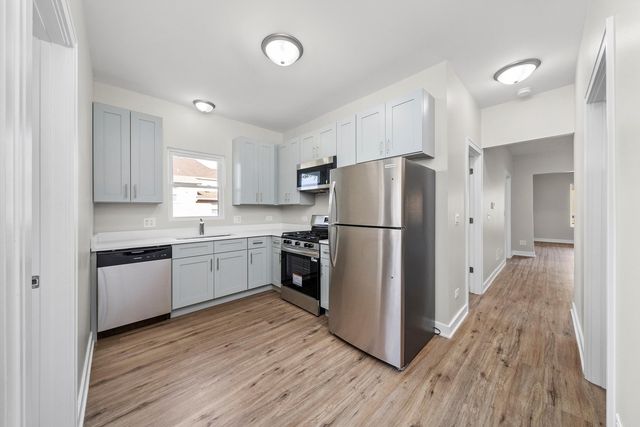 146 S 9th Avenue, Maywood, IL 60153