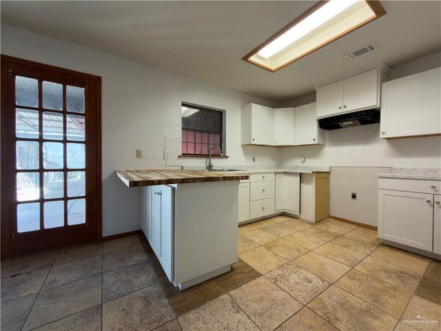 701 Benito Alaniz Street, Elsa, TX 78543